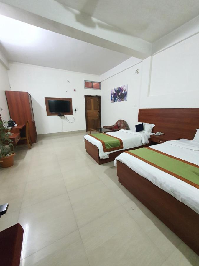 Hotel Deo Volente Sivasagar Экстерьер фото