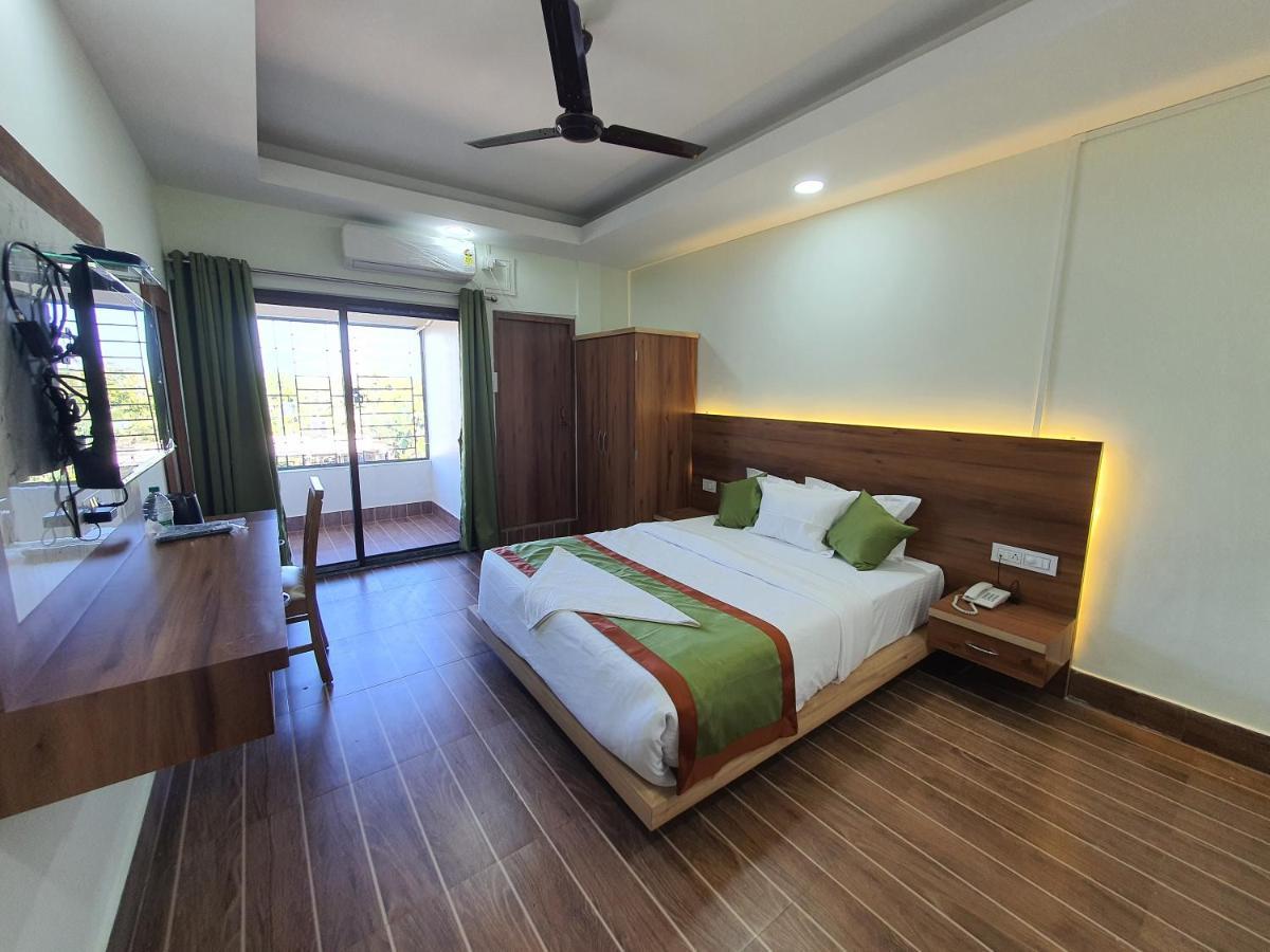 Hotel Deo Volente Sivasagar Экстерьер фото