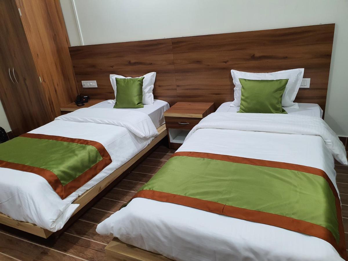 Hotel Deo Volente Sivasagar Экстерьер фото