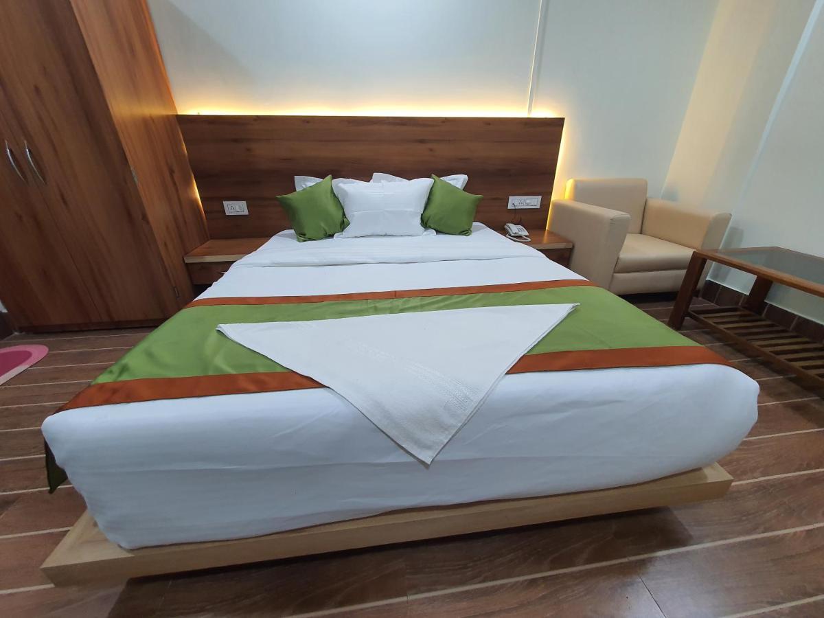 Hotel Deo Volente Sivasagar Экстерьер фото
