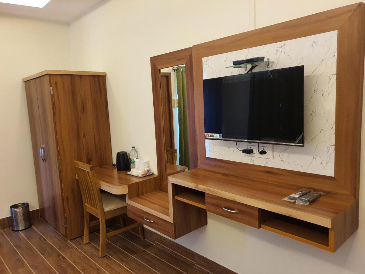 Hotel Deo Volente Sivasagar Экстерьер фото